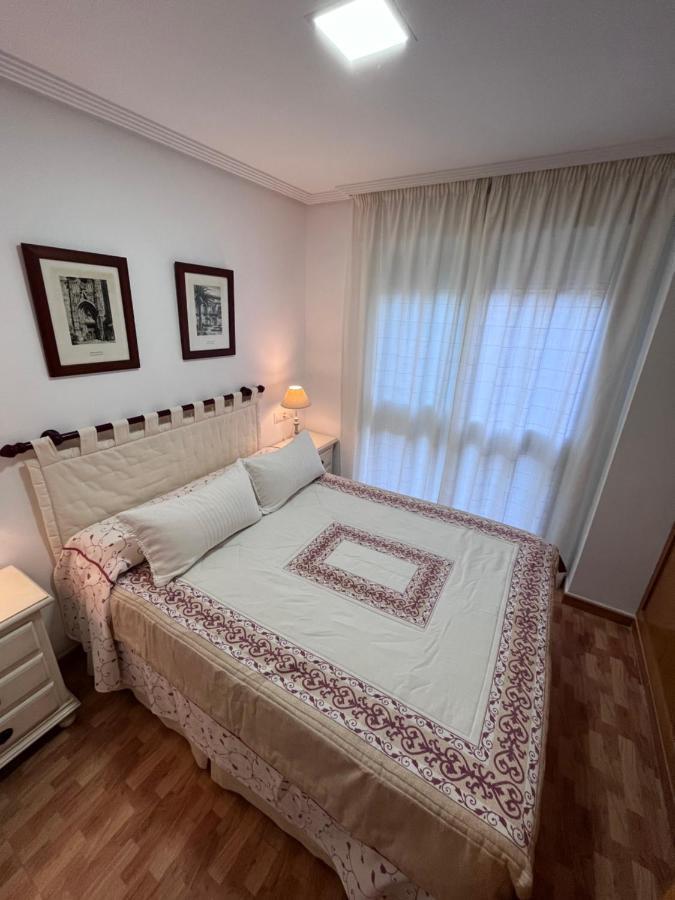 Gatu Villa Elvira Junto Al Hospital Y Playa 2 Dormit Y 2 Banos, Preferente Mayores De 25 Anos Y Familias Cádis Exterior foto